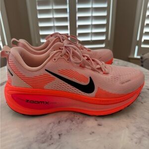 Nike Vomero 18 Women's Size 8
